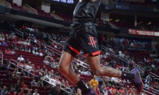 金年会中国官网-芝加哥公牛训练开放日；今夜再遭质疑引欢呼；NBA总决赛在即；年轻球员得到机会的简单介绍