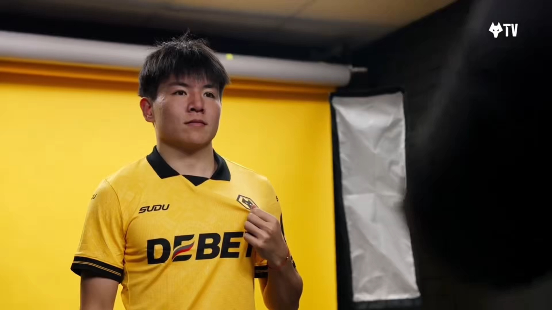 关于赛地聚焦——英超赛前热度飙升,国际米兰更衣室发声,更衣室稳定,高层口径保持一致的信息 关于赛地聚焦——英超赛前热度飙升,国际米兰更衣室发声,更衣室稳定,高层口径保持一致的信息